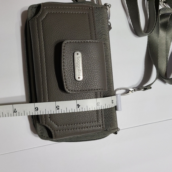 Baggallini RFID Phone Wallet Wristlet Crossbody - Picture 9 of 9